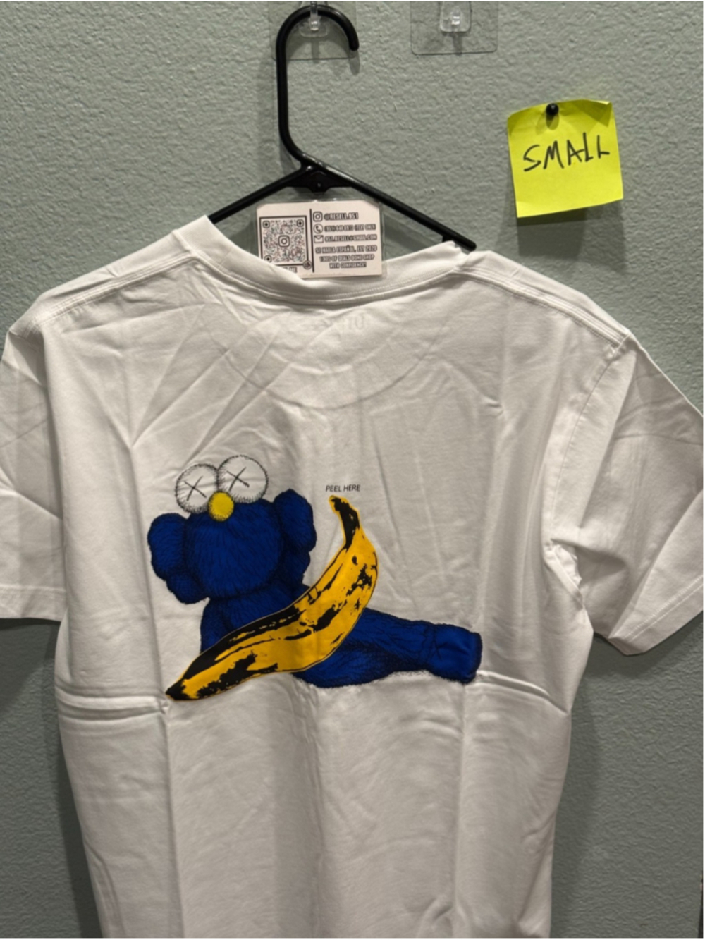 Uniqlo KAWS Banana Graphic Tee 341-471321 S Size